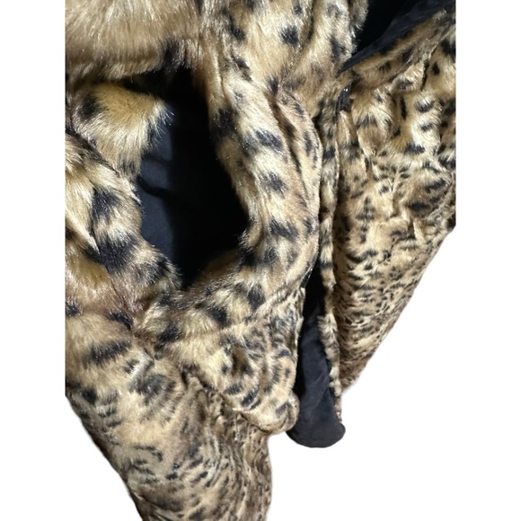 Donna Salyers Fabulous-Furs women’s large reverseable fur/black coat - Picture 9 of 9